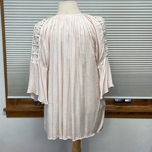 Fantazia NWT Blush Pink Embroidered Lace Up 3/4 Sleeve Blouse Size Small - Picture 6 of 11